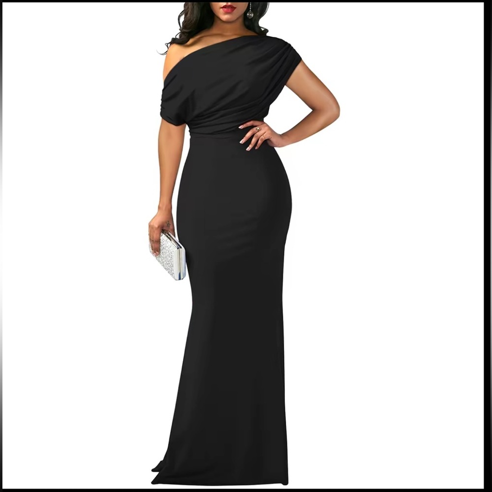 Chic Black One-Shoulder Evening Dress
